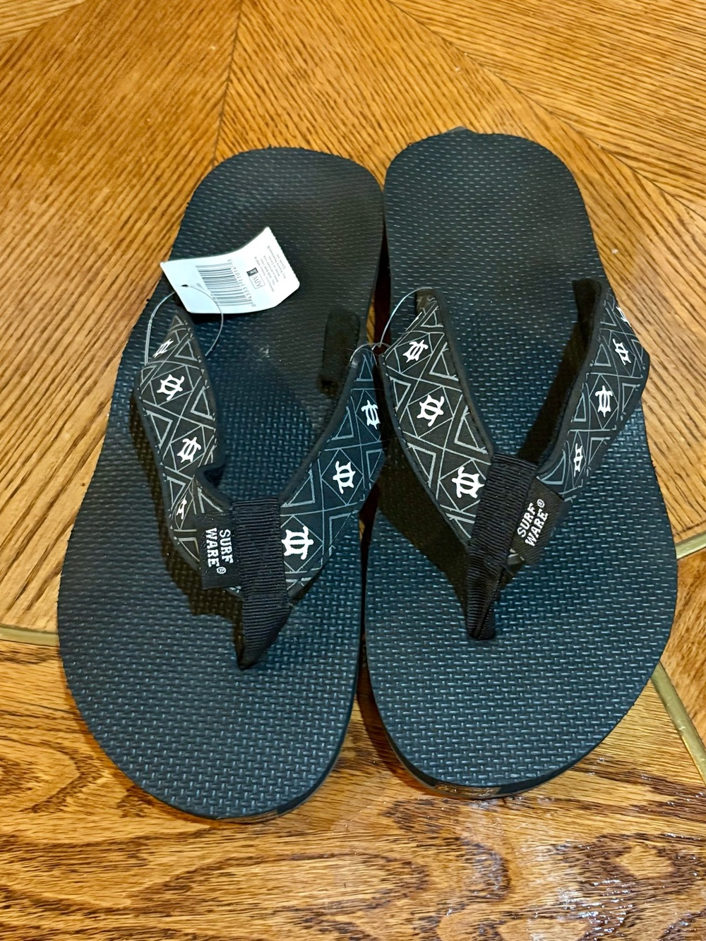 Surf Ware Black Flip Flop Sandals with Patterned Straps Men’s Size 10 NWT